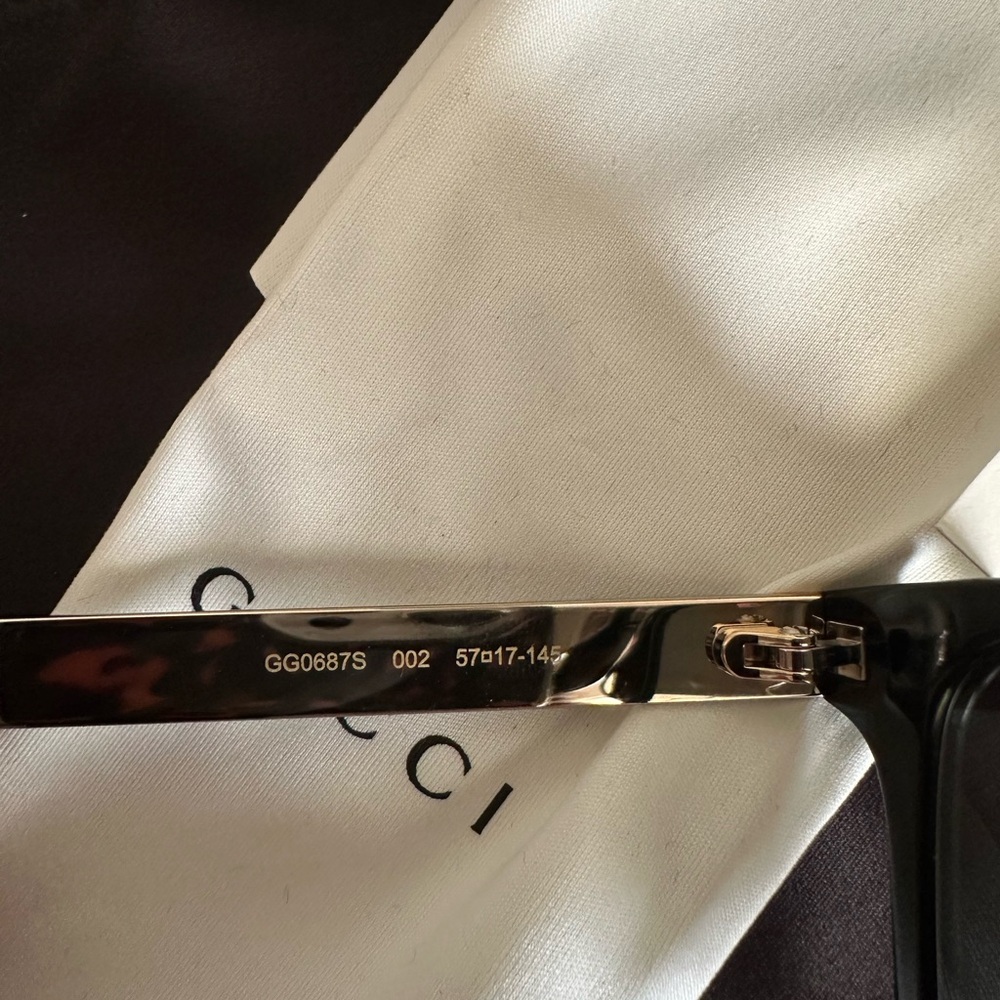 Gucci GG0687S - 002 Sunglasses Black w/Grey Polarized lens 57mm - NEW - Picture 13 of 15
